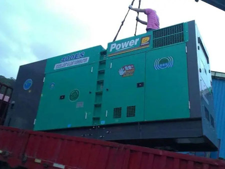 河口柴油发电机组转速不稳定时，如何对发动机进行维护？