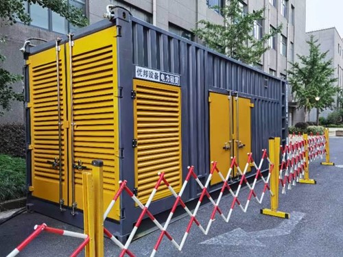 河口如何使用转速表检查发动机的转速？