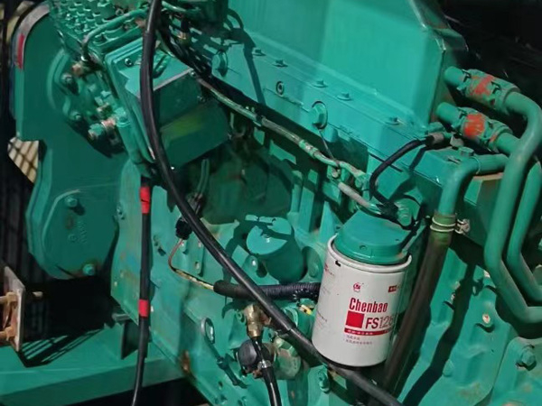 河口如何确定新的发电机组控制系统是否与原系统兼容？